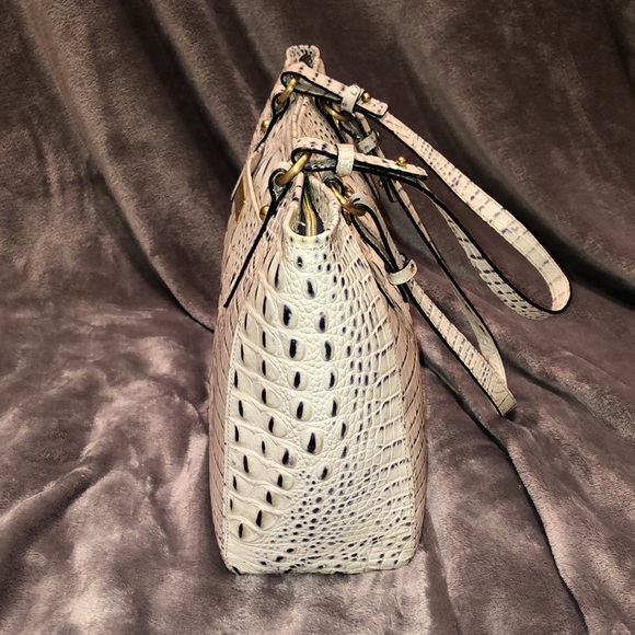 BRAHMIN LEATHER SHOULDER BAG. - Picture 7 of 11